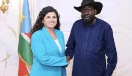 وزير خارجية جنوب السودان مع نائب وزير خارجية كيان العدو
