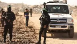 غزة.. بين لونين أحمر وأخضر