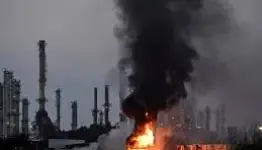 ميناء حيفا يحترق