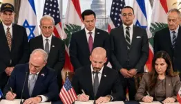ممثلة لبنان توقع على