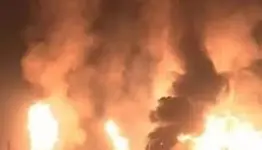 حريق كبير في مقر الأسطول الخامس الأميركي في البحرين