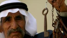 لاجئين فلسطيين اثناء نزوحهم من البارد