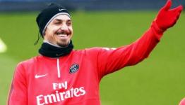 لاعب فريق باريس سان جيرمان السويدي زلاتان إبراهيموفيتش