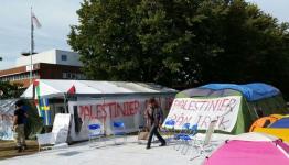 320 فلسطينيًا يحتجون منذ شهر في السويد