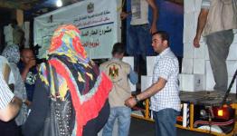 توزيع طرود غذائية