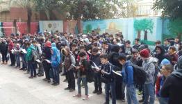 طلاب داخل المدرسة
