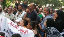 خلال الاعتصام أمام مكتب الأونروا في طرابلس