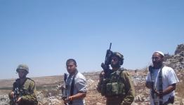 مستوطنون يعتدون على فلسطيني