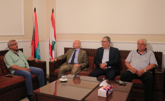من اللقاء