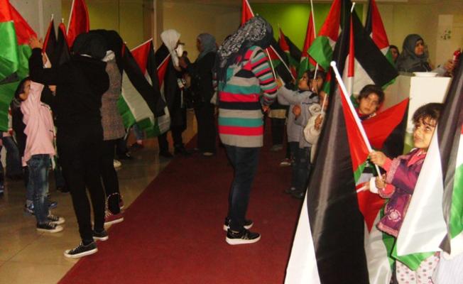خلال المعرض