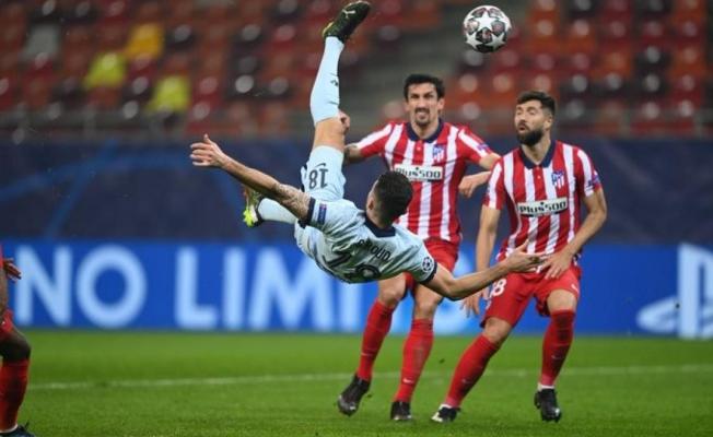 ركلة اللاعب جيرو