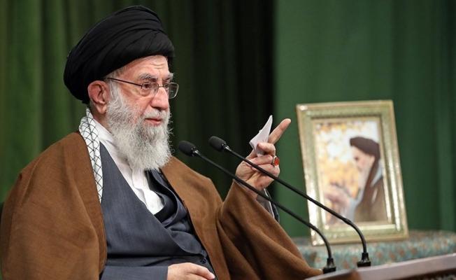 السيد علي الخامنئي.. تأكيد على الثوابت الإيرانية