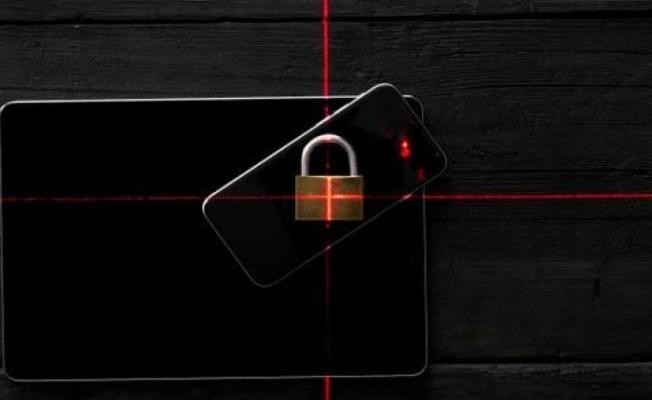 22 علامة على أن هاتفك يتعرض للتجسس