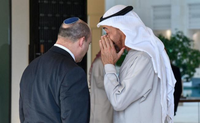 إشارات الود بين إبن زايد وبينيت.. الخيانة عنوان