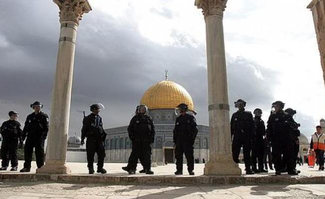 العدو يغلق أبواب الأقصى