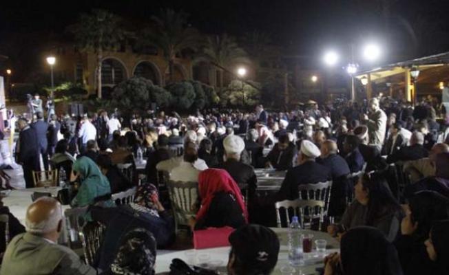 من المؤتمر