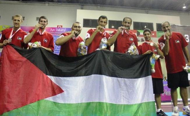 لاعبون فلسطينيون