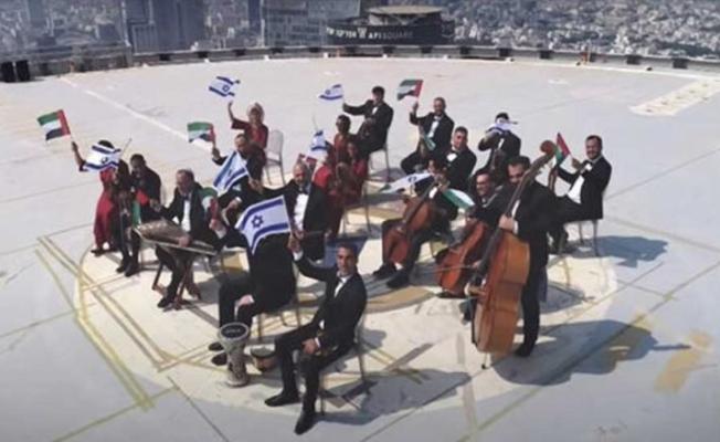 الفرقة الصهيونية تعزل لحن الإماراتي حسين الجسمي