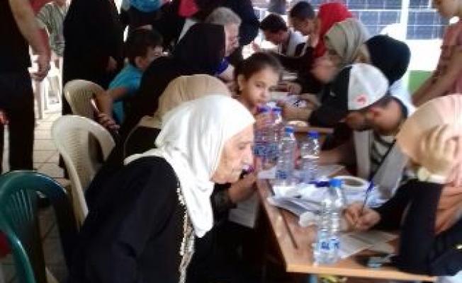 أثناء تسجيل أسماء المرضى
