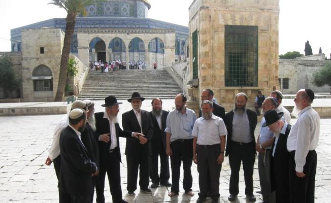 مستوطنون داخل باحات المسجد الاقصى