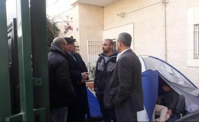 نواب "التجمع" يزورون مبعدي القدس