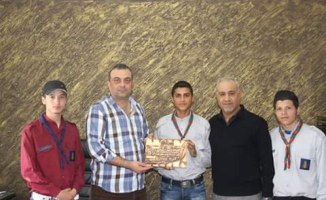 أثناء تكريم ادارة المدرسة