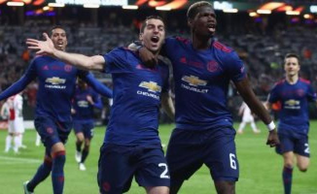 احتفال نجوم مانشستر يونايتد