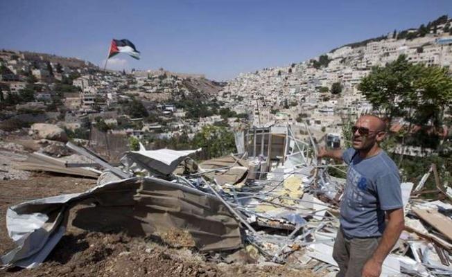 التدمير والسطو لأملاك المواطنين الفلسطينيين