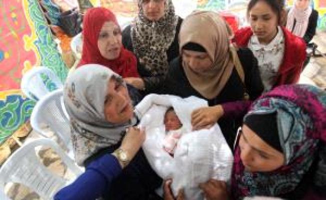 تولين من الرحم الى خيمة الاعتصام