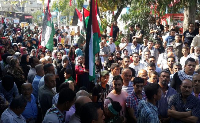 الجماهير الغاضبة في مخيم عين الحلوة