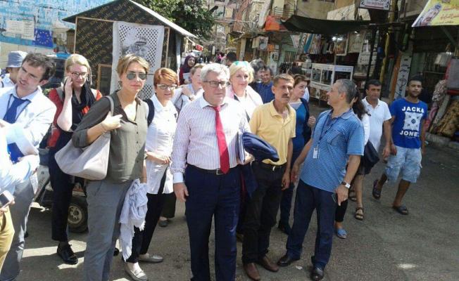 وفد برلماني أوروبي يجول في شاتيلا وبرج البراجنة