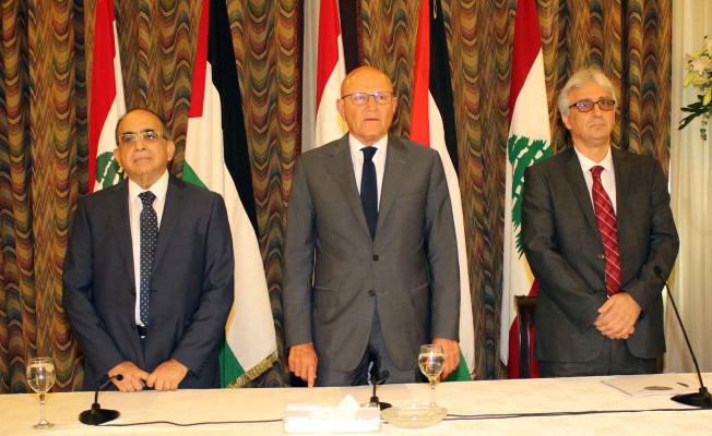 خلال احتفال لجنة الحوار في السراي الكبير