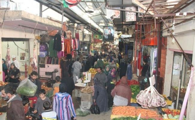 سوق الخضار في "عين الحلوة"