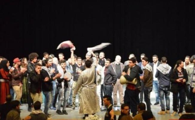 أثناء الاحتفال