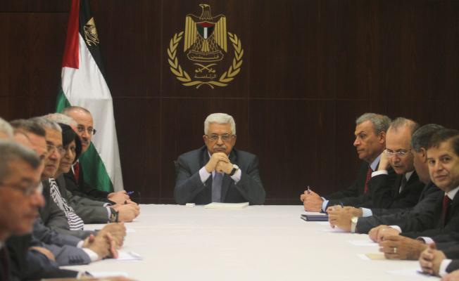 محمود عباس وقيادات فلسطينية