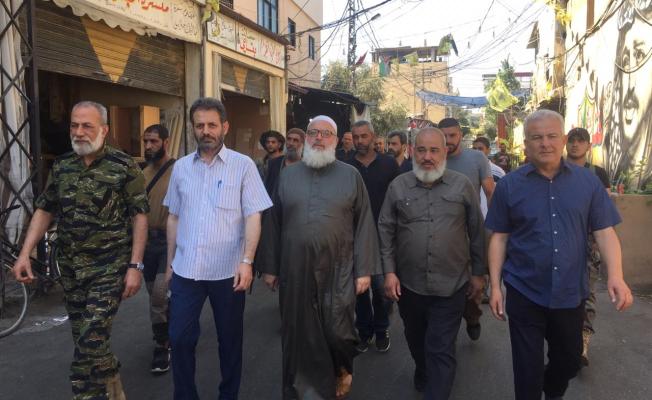 اللجنة تجول في شوارع عين الحلوة