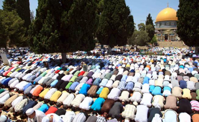 مصلين في المسجد الأقصى
