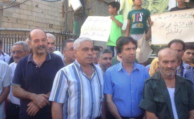  الوقفة التضامنية مع المدير عباس في عين الحلوة (1)
