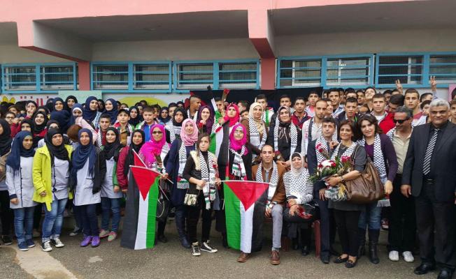  أبناء الأسرى في مدرسة بصور 