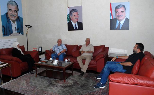 صور أثناء الاجتماع