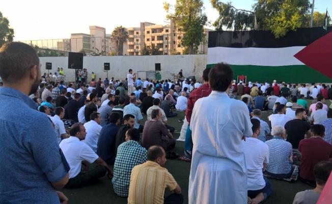 صلاة العيد في ملعب فلسطين -البداوي (1)