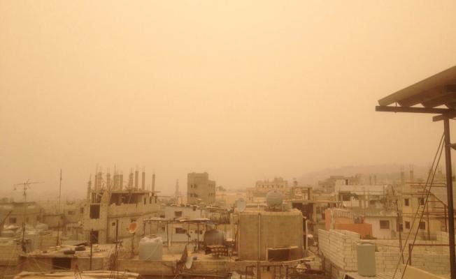 العاصفة الرملية في المخيمات