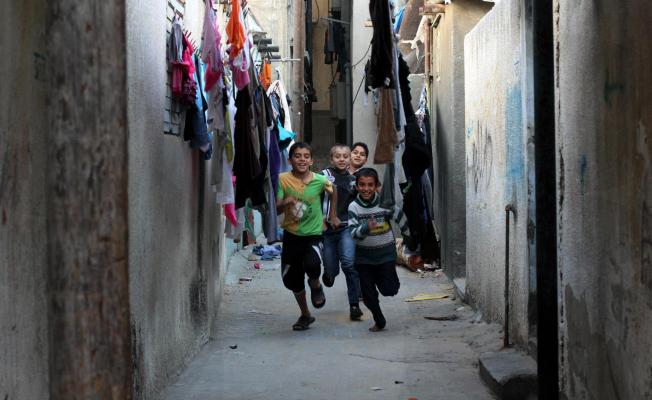 اطفال فلسطينيون في احد المخيمات