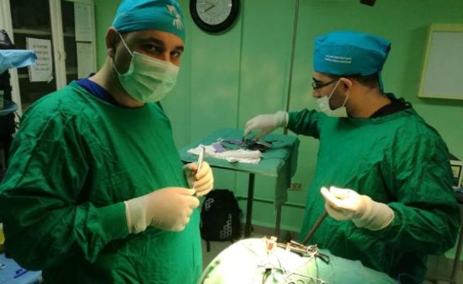 أثناء إجراء عملية جراحية