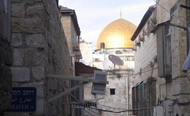 إنهيار جزئي بمنزل في القدس المحتلة