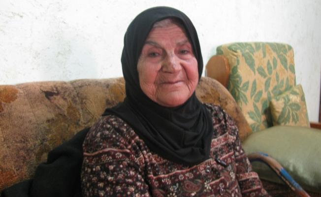 الحاجة صليحة أحمد علي يوسف علي زهرة خلايلة (86 عامًا)