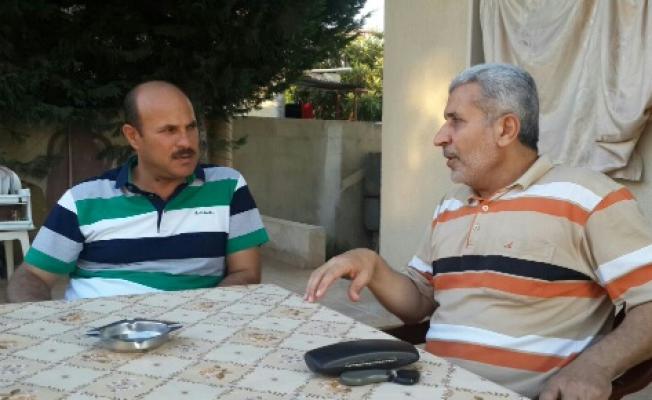  أثناء تأدية واجب العزاء 