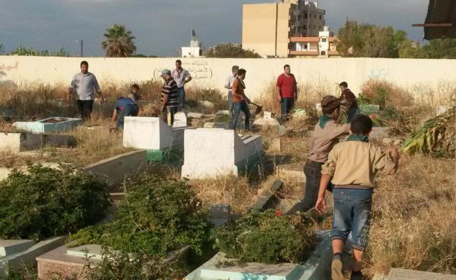 تنظيف مقبرة الشهداء الخمسة