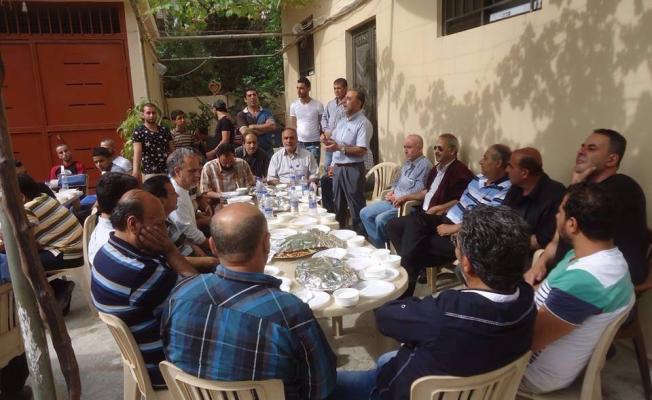 خلال أقامة مأدبة غداء