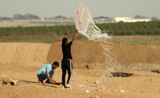 الطائرة الورقية الحارقة